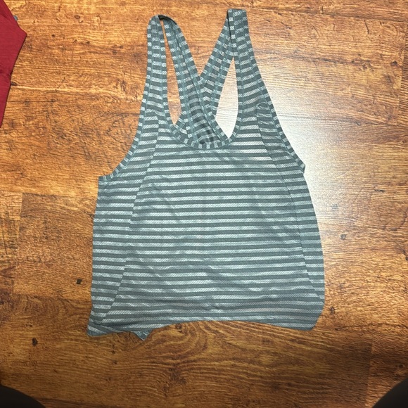 3 Small ZYIA Tanks - Picture 6 of 7